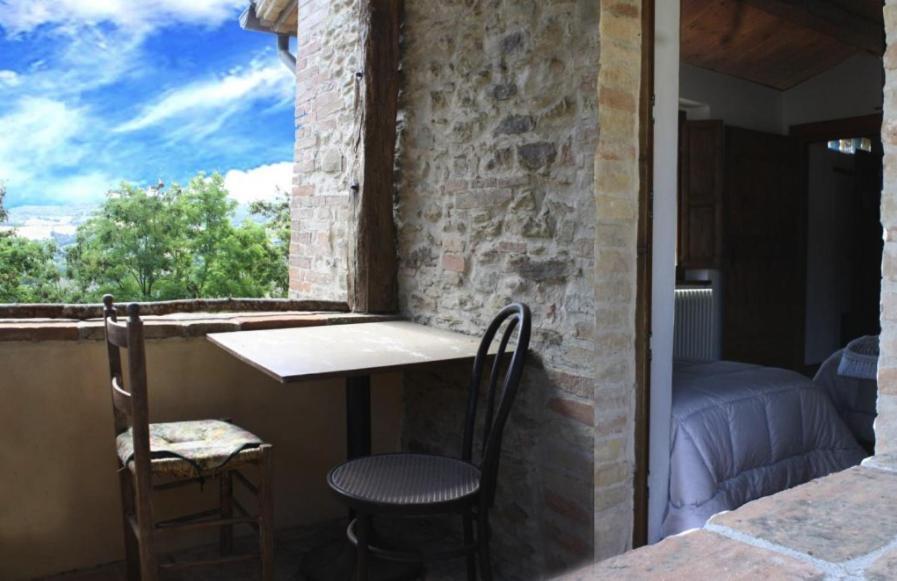 Country House Ca' Vernaccia Guest House Урбино Екстериор снимка